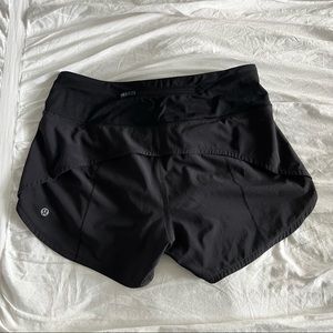 •LULULEMON• Speed up short/high rise/4 inch/black
